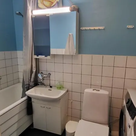 Cosy Big 2 Kitchen Bathtub Parking Big Tv