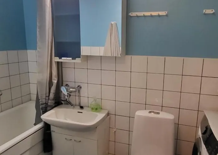 Cosy Big 2 Kitchen Bathtub Parking Big Tv